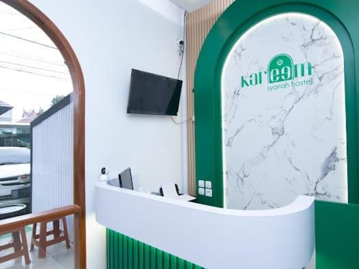 Kareem Syariah Hostel Букіттінгі Екстер'єр фото
